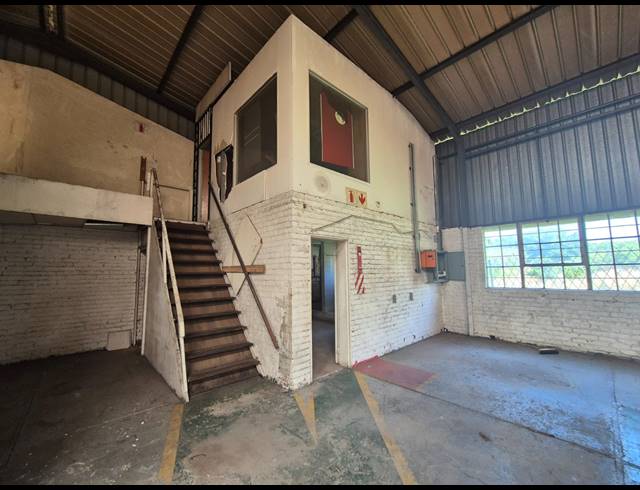 750M² WAREHOUSE TO LET IN WADEVILLE